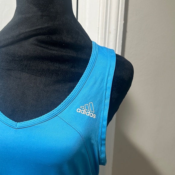 💙Women’s Adidas Top💙 - Picture 2 of 7